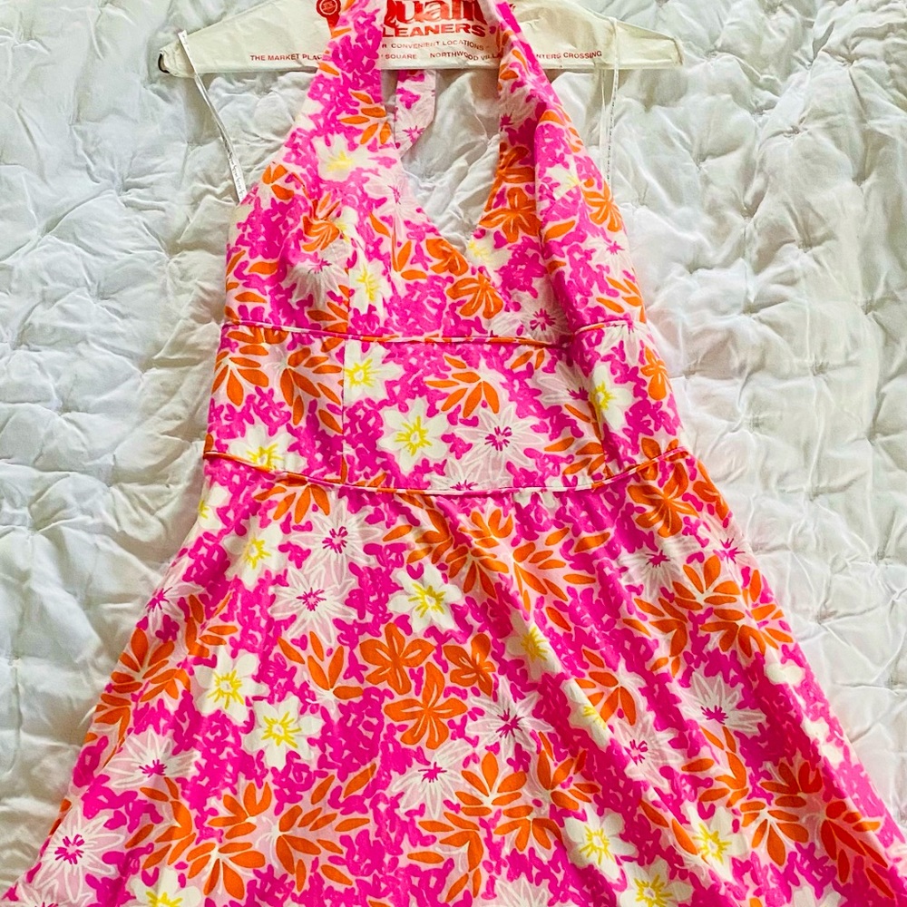 Lilly Pulitzer halter dress size 6. Excellent used condition.